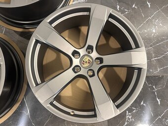 original kolesa Porsche Macan r20 95B 95B601025FM - 4