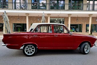 Predám FORD CORTINA - 4