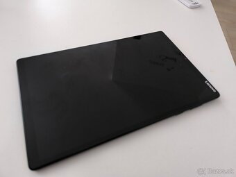 Lenovo M10 UHD Plus - 4