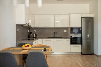 3 izbový byt s balkónom, námestie Iglovia,  Spišská Nová Ves - 4