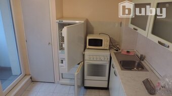 PRENÁJOM 1 IZBOVÝ BYT STRED S 2 LOGGIAMI POVAŽSKÁ BYSTRICA - 4