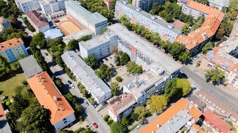4-izbový byt s krbom a parkovaním–Bratislava, Nivy - 4