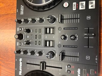 Numark Mixtrack Platinum FX - 4