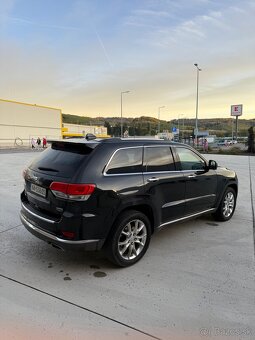 Jeep Grand Cherokee 3.0L Summit - 4