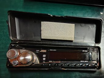 Autorádio JVC s USB - 4