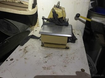 Sijaci stroj a overlock - 4