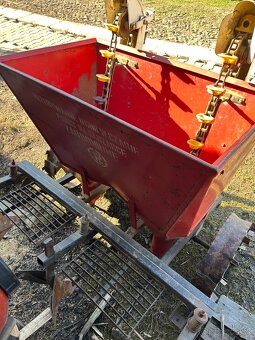 Predám sadzač zemiakov Akpil - 4