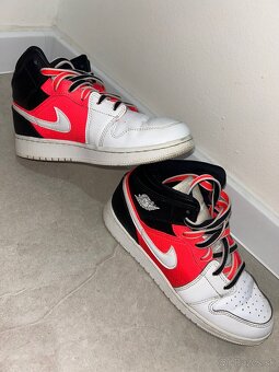 Air Jordan 1 Mid Se - 4