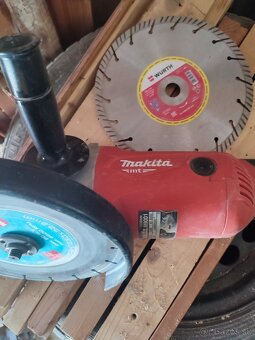 Karbobruska Makita 230 - 4