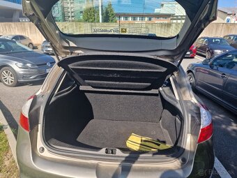 Renault Megan hatchback - 4