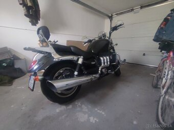 TRIUMPH ROCKET III - 4