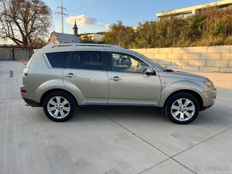 Mitsubishi OUTLANDER 2.2 - 4