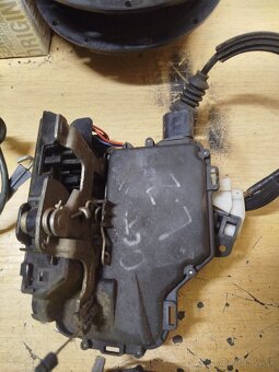 Zámky dverí golf 4 - 4