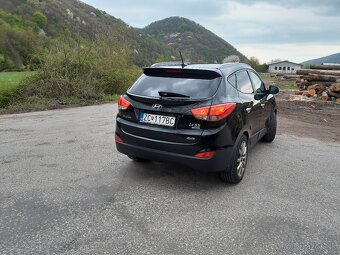 Hyundai ix35 2.0 137kw 4×4 automat - 4