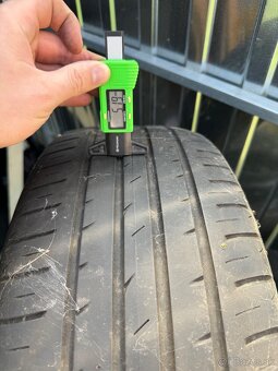 Predám letné 215/55 R17 - 4