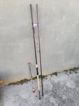 Predám feeder prút Delphin M3 4m 215g - 4