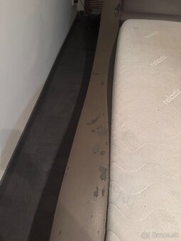 Predám posteľ 180x200 cm s roštom (bez matraca) - 4