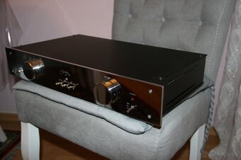 Burmester 877 XLR High End stereo predzosilňovač - 4