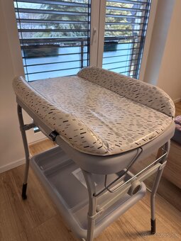 Chicco prebalovaci pult + vanicka - 4