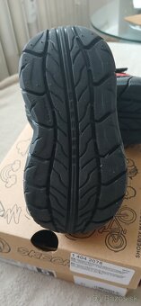 Nové botasky skechers a plátenky v.21 - 4