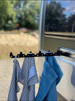 Držiak na zavesenia prádla na karavan - 4