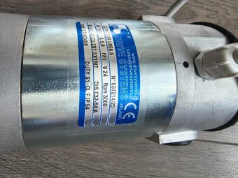 Predám elektromotor s prevodovkou 24VDC - 4