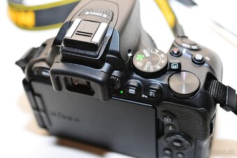 Nikon D5500 + příslušenství ( 10xxx exp.) - 4