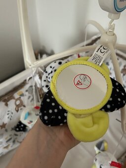Kolotoč nad postieľku BABY MIX - sliepočky - 4