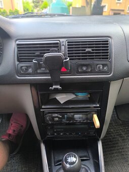Predám Vw golf 4 ,1.9 TDI ,85 kw,6 rýchlostný - 4