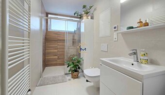 2 IZBOVÝ BYT POD PUSTÝM HRADOM, 64M2 S PARKOVACÍM MIESTOM, Z - 4