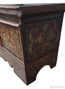 Staroẓ̌itná truhlica - 4