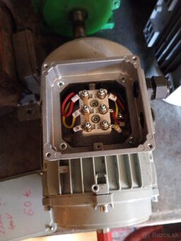 Predám trojfázový elektromotor 2.2kw. - 4