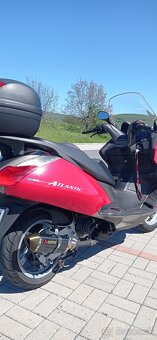 Maxi scooter Aprilia Atlantic 125 - 4