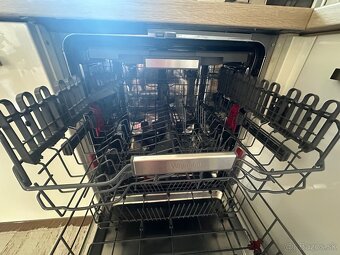 Umývačka riadu Whirlpool model W1030540 PELG v záruke - 4