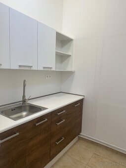 Na prenájom nebytový priestor 50m2 - Voľný Ihned - 4