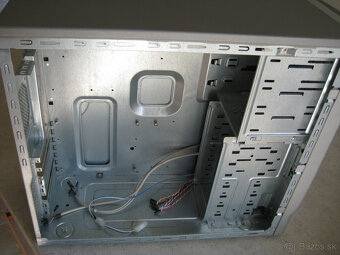 ♦️ B M W ♦️ počítačová skriňa ♦️ - 4