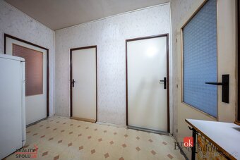 Na predaj 4 izbový byt v centre mesta Lučenec - 4