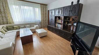 KOMFORTNÝ 4-IZBOVÝ BYT S BALKÓNOM V MESTE SVIDNÍK - 4