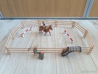 Schleich - Jazdecký areál s koňom - 4