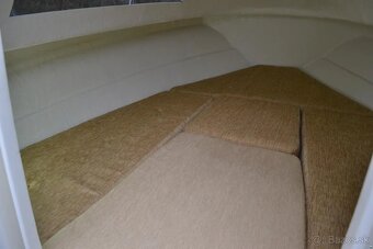 Predám kajutový motorový čln, loď - 4