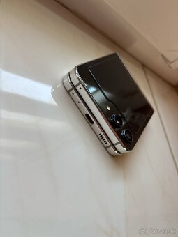 Samsung Galaxy Z Flip 5 256Gb - 4