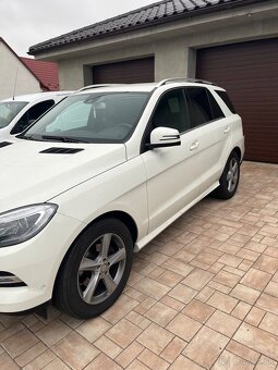 Mercedes ML350 - 4