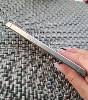 iPhone 15 pro - 4
