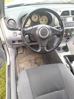 Predám Toyota RAV4 -rezervovane - 4