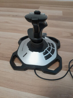 Logitech Extreme 3D Pro joystick - 4