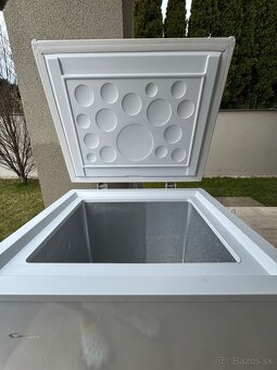 Predam mraznicku Candy CHAE 1024W 105L. - 4