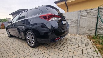 Toyota Auris 1.8 Hybrid, 2017, Automat - 4