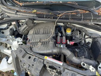Lancia Ypsilon 2013 1,2 benzín 51kw 169A4000 - 4