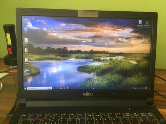 Predám Fujitsu Lifebook E 544 series - 4