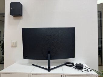 4K 32" UHD monitor Samsung - 4